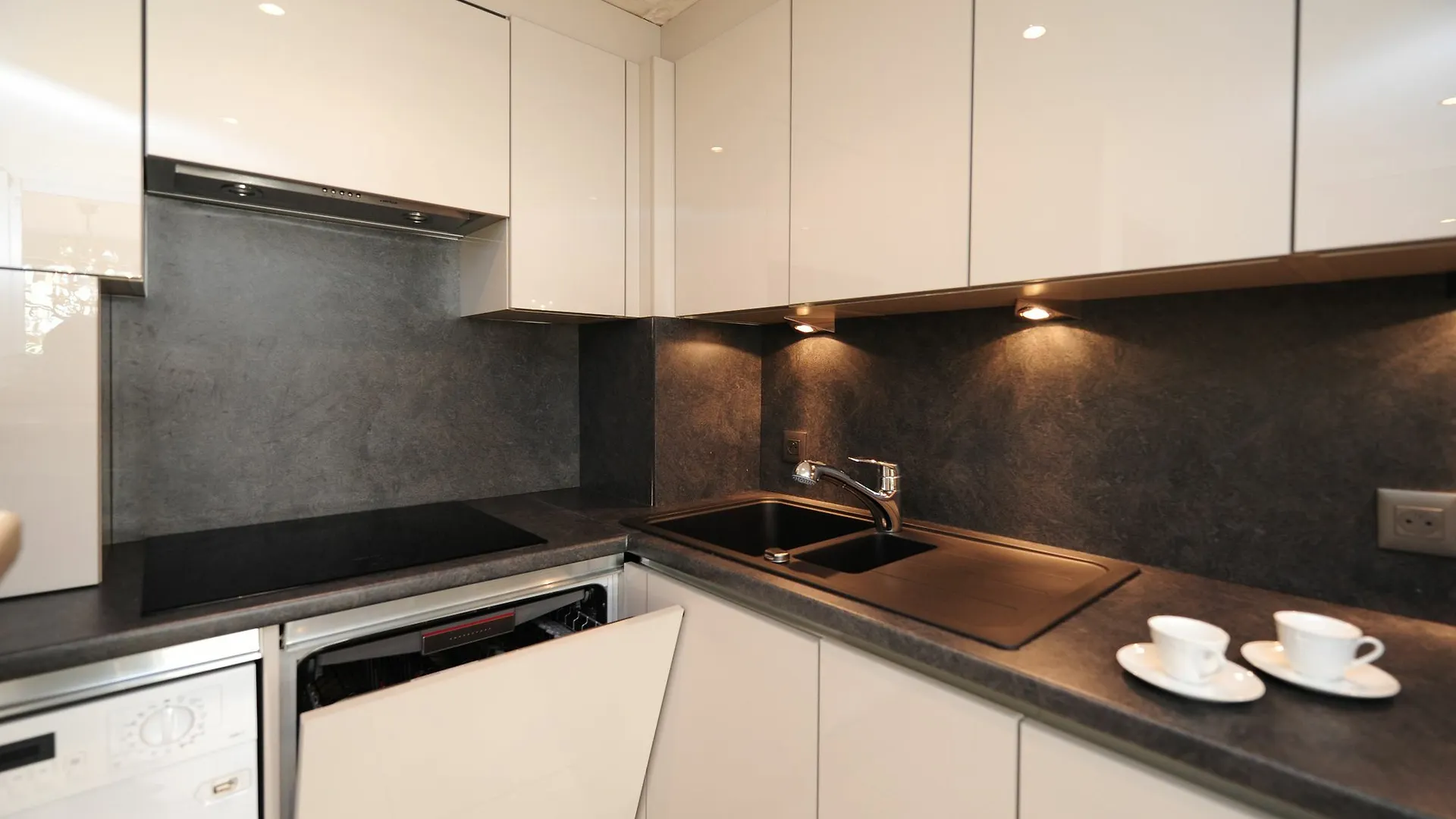 Apartement In Residence Croisette Azur Cannes Apartment